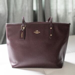 Coach Leather Shoulder Bag Plum